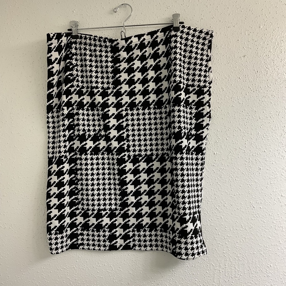 SHEIN Black and White Houndstooth Pencil Skirt